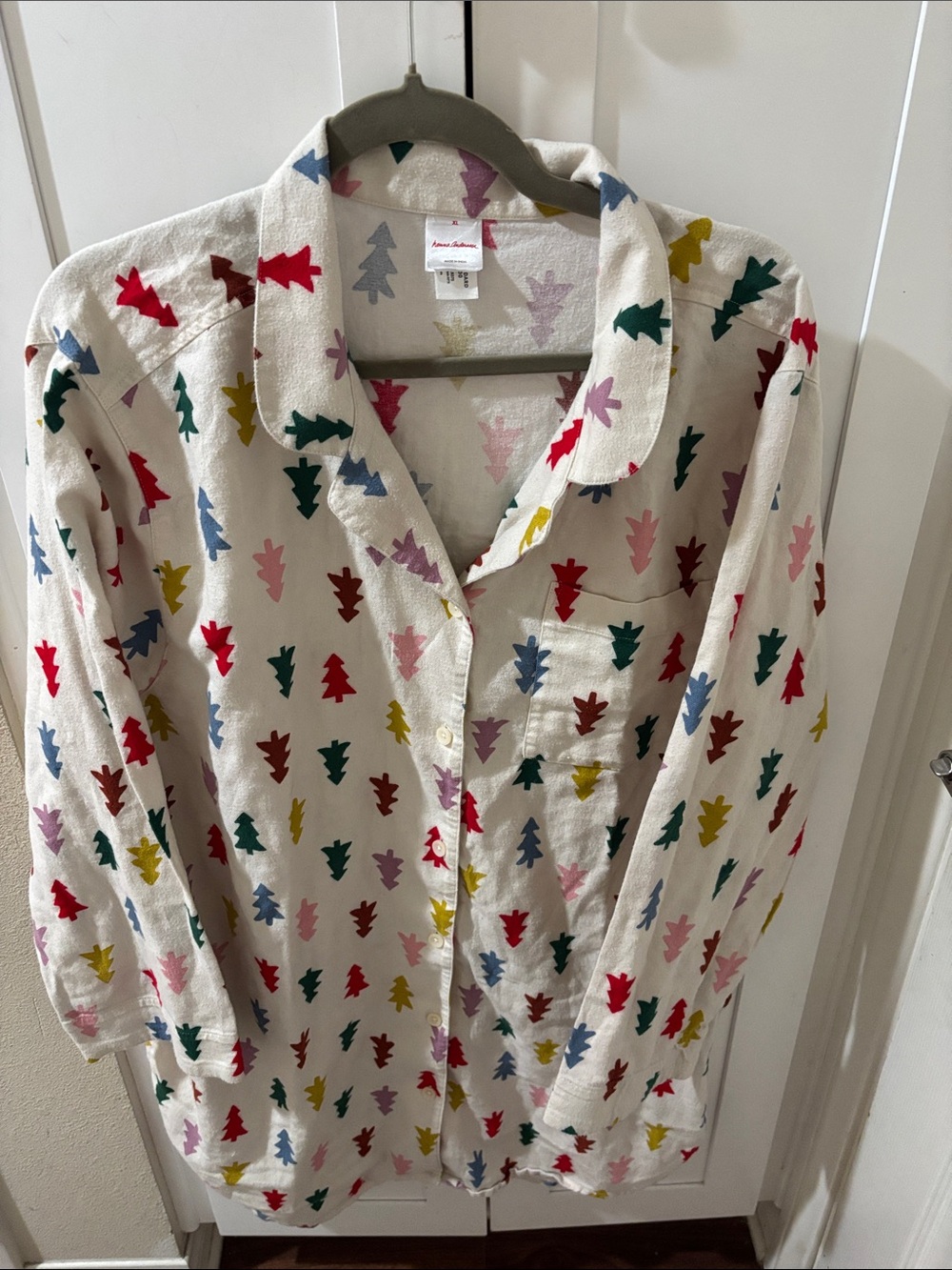 Hanna Andersson Cream Button-Front Shirt with Multicolor Tree Motif